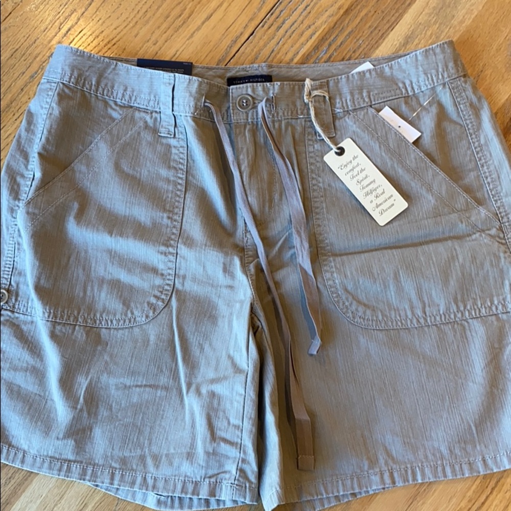Tommy Hilfiger Sz12 khaki shorts NWT
